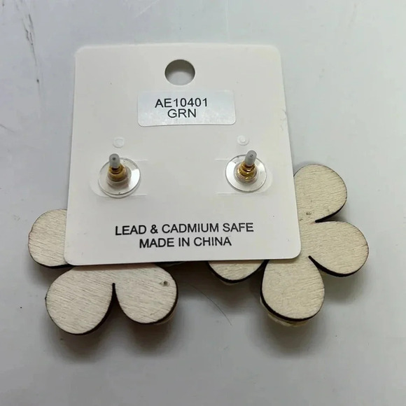 My Girl in LA Earrings for Pierced Ears. - Picture 3 of 5